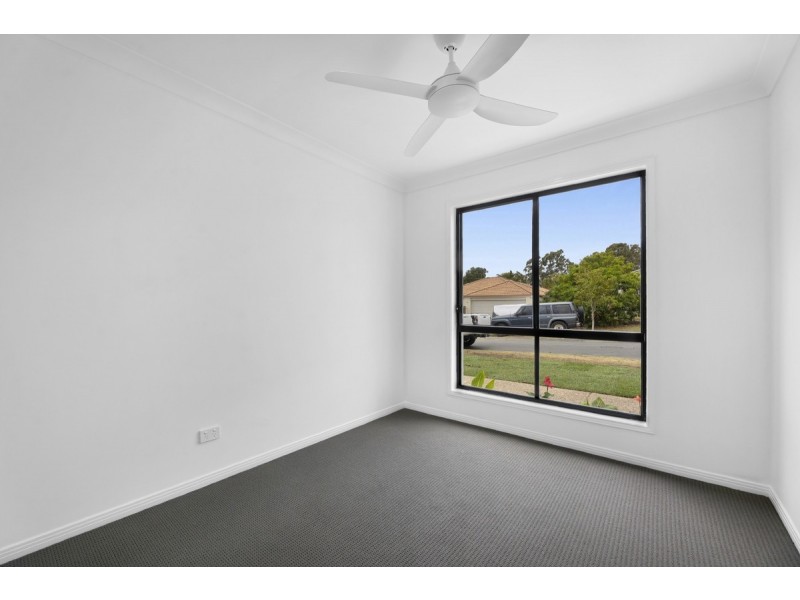 54 Tiger Drive, Arundel QLD 4214