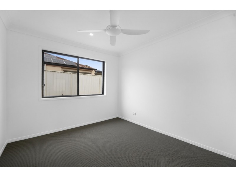 54 Tiger Drive, Arundel QLD 4214