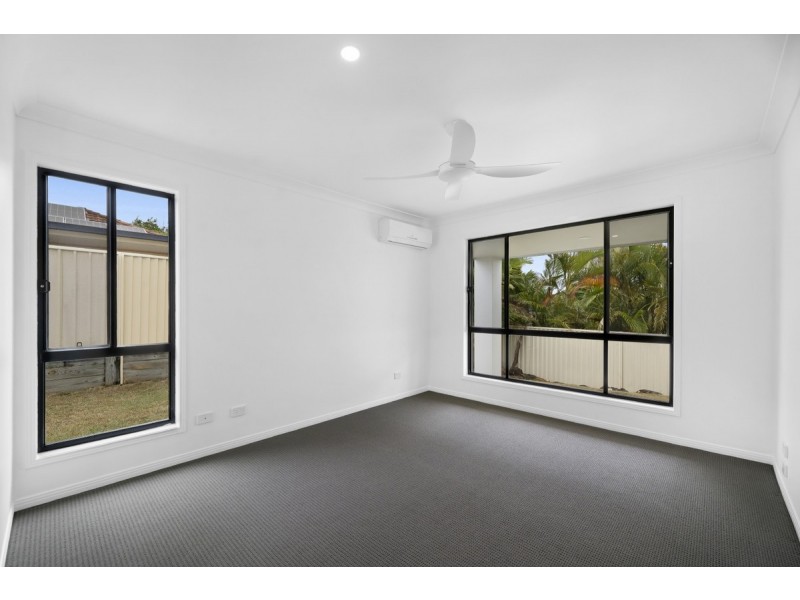 54 Tiger Drive, Arundel QLD 4214