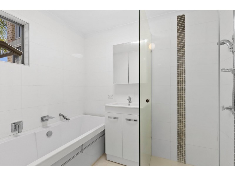 2/43 North Street, Southport QLD 4215