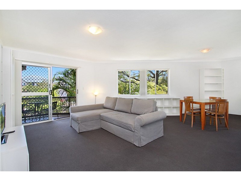 4/143 High Street, Southport QLD 4215