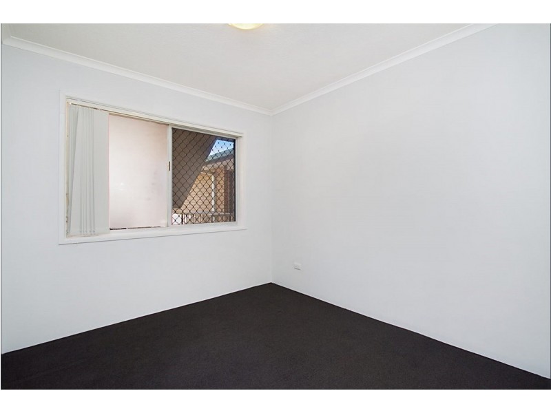 4/143 High Street, Southport QLD 4215