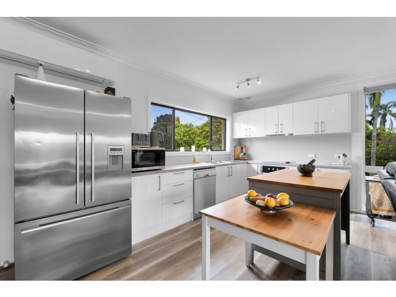 9 Jarmo Crescent, Southport QLD 4215