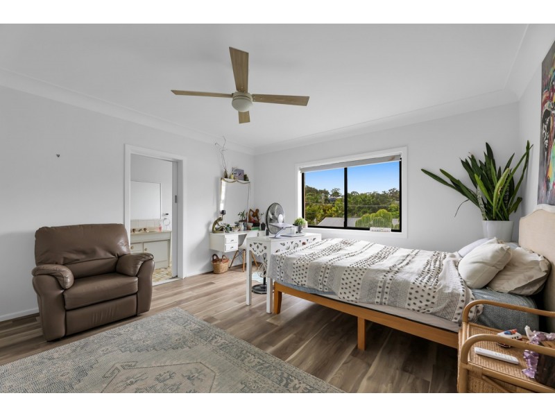 9 Jarmo Crescent, Southport QLD 4215