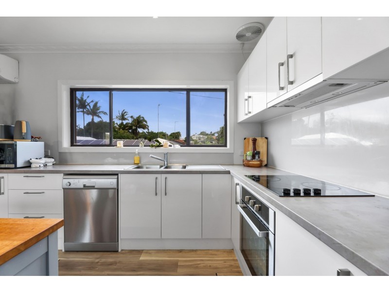 9 Jarmo Crescent, Southport QLD 4215