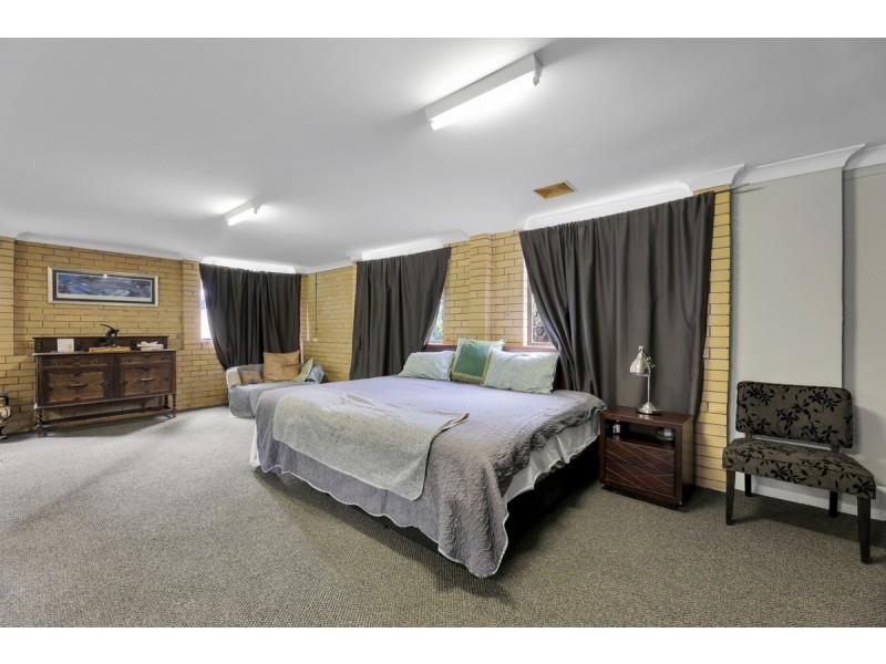 9 Jarmo Crescent, Southport QLD 4215