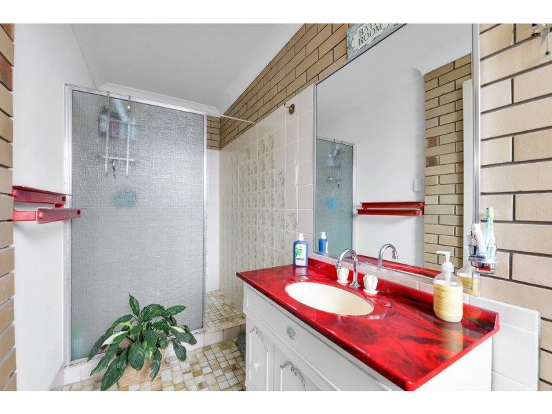 9 Jarmo Crescent, Southport QLD 4215