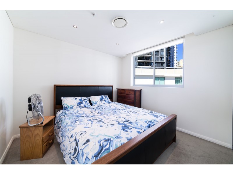 512/1 Como Crescent, Southport QLD 4215