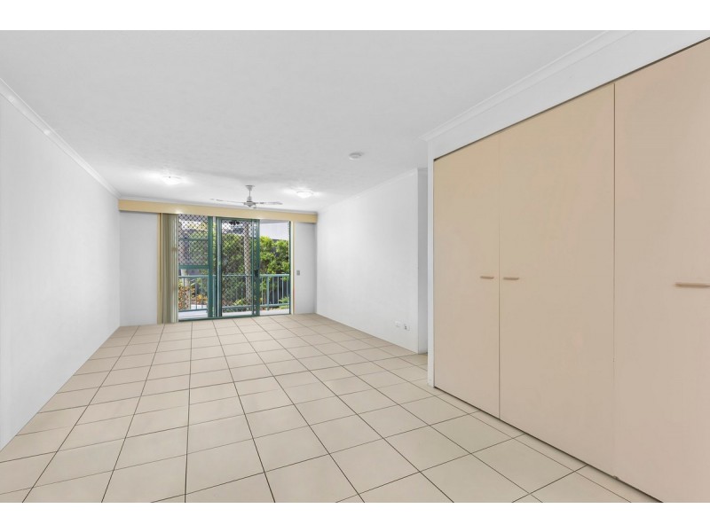 2/124 Queen Street, Southport QLD 4215