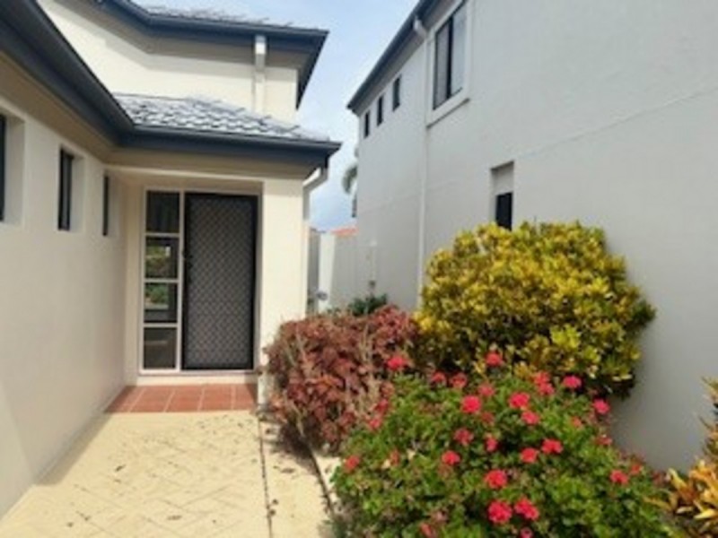 17/2 Bronberg Street, Southport QLD 4215