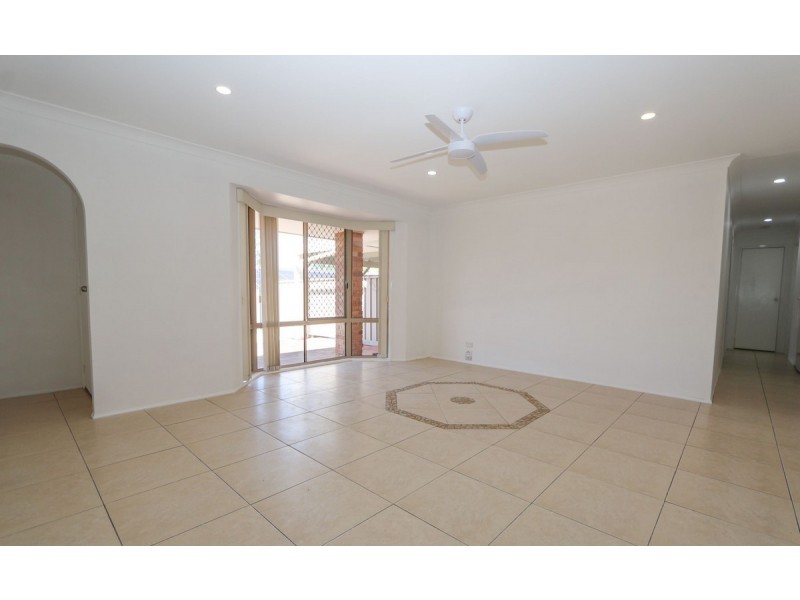 44 Watford Crescent, Molendinar QLD 4214