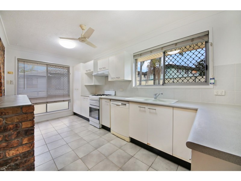 10 Tongarra Street, Southport QLD 4215