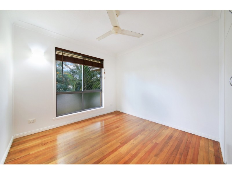 10 Tongarra Street, Southport QLD 4215