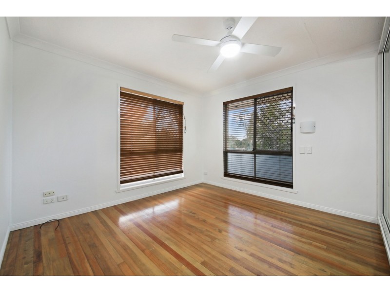 10 Tongarra Street, Southport QLD 4215