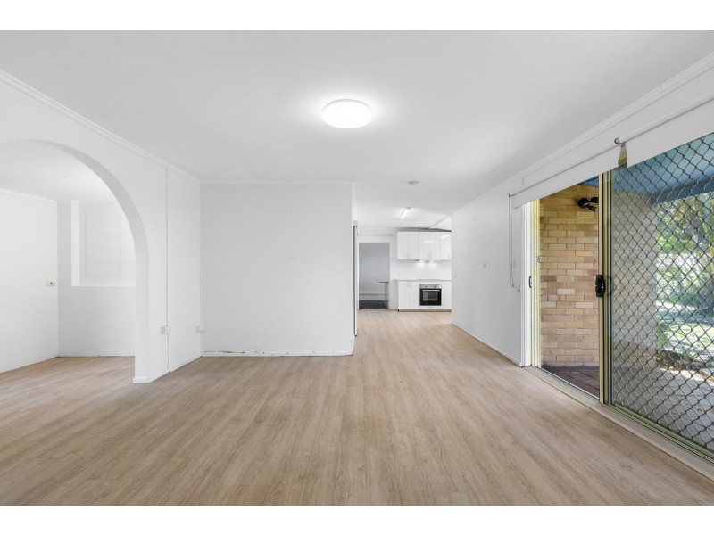 10 Crinkle Court, Southport QLD 4215