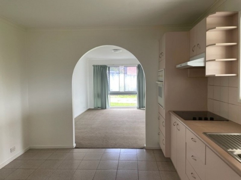15 Mediterranean Drive, Benowa QLD 4217