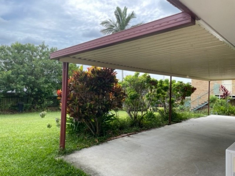 15 Mediterranean Drive, Benowa QLD 4217