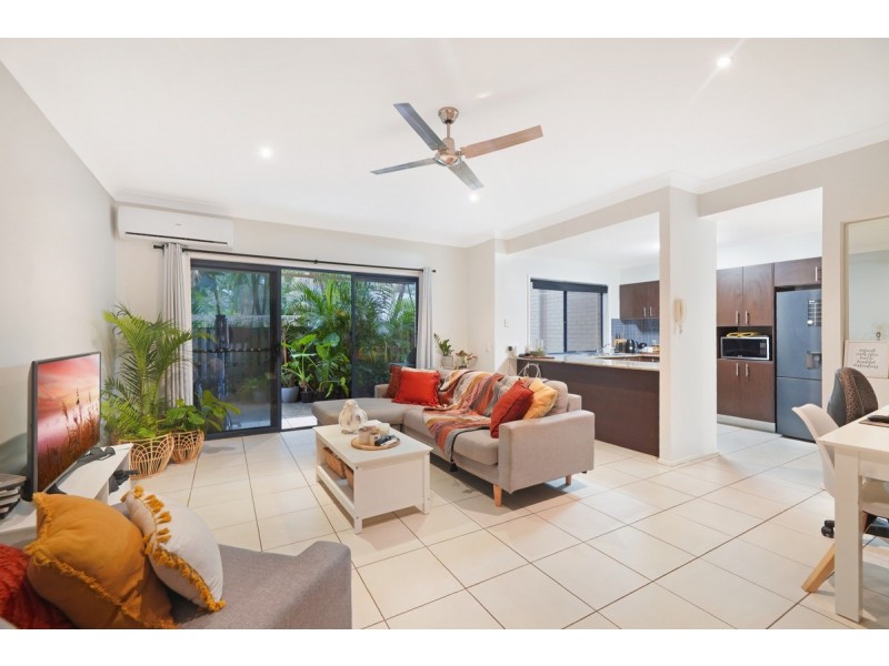 2/170 Whiting Street, Labrador QLD 4215