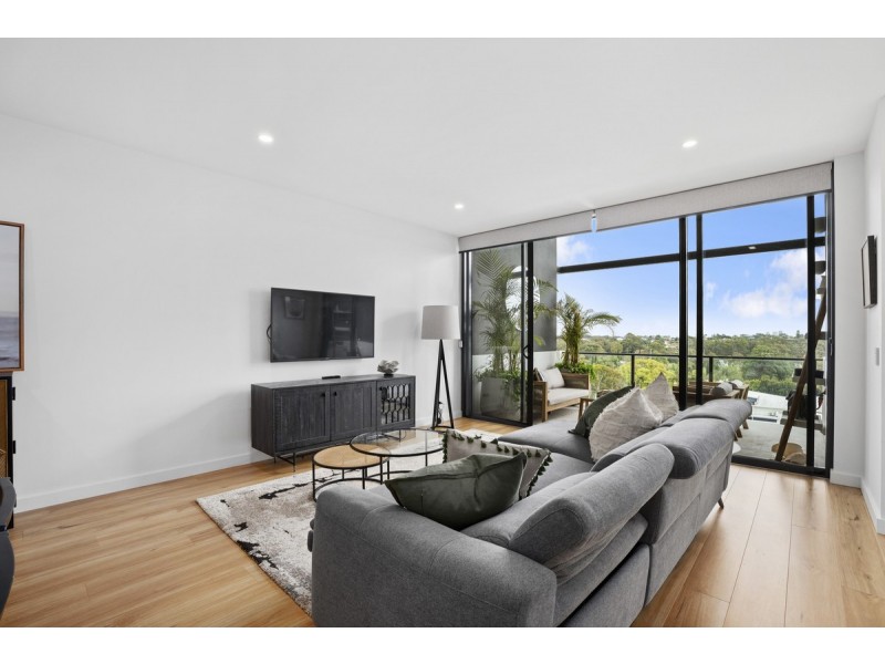 27/137 Eugaree Street, Southport QLD 4215