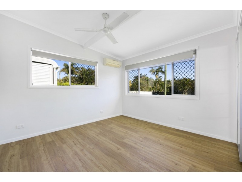 58 Deakin Avenue, Southport QLD 4215