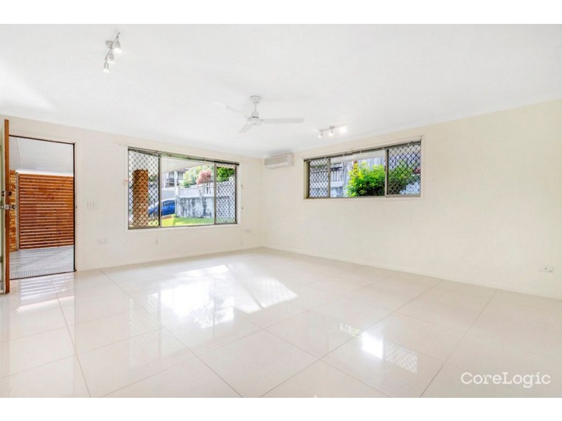 28 Wallace Street, Southport QLD 4215