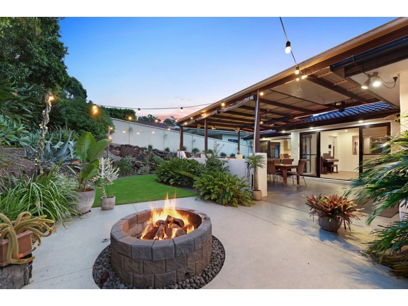 11 Petworth Court, Arundel QLD 4214