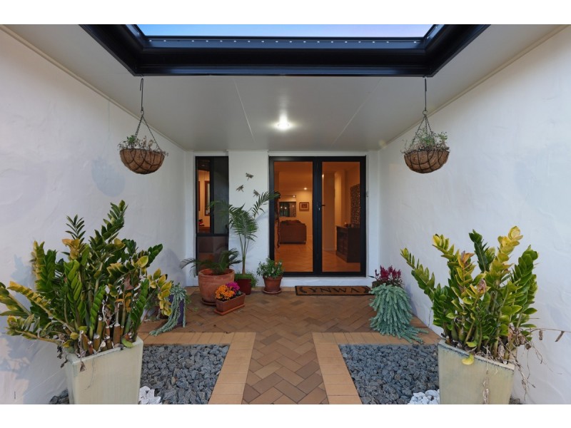 11 Petworth Court, Arundel QLD 4214