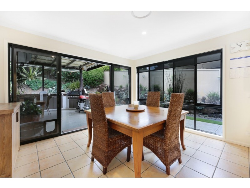 11 Petworth Court, Arundel QLD 4214