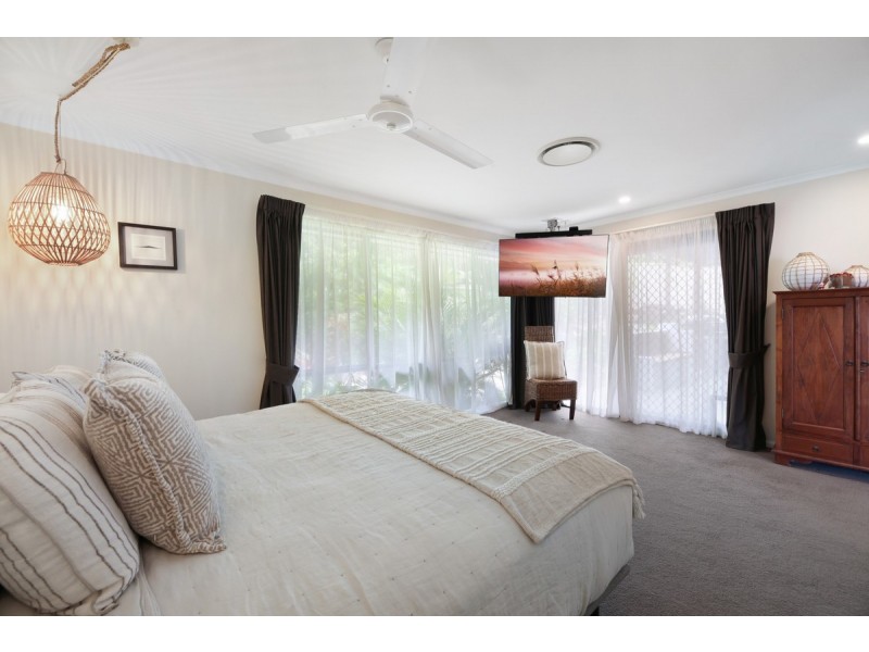 11 Petworth Court, Arundel QLD 4214