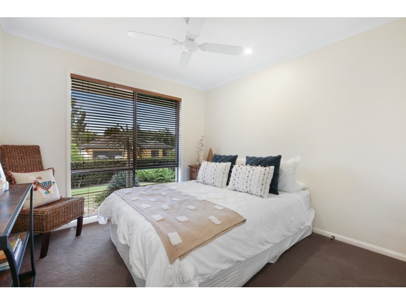 11 Petworth Court, Arundel QLD 4214