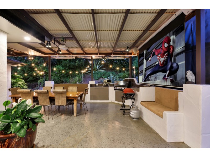 11 Petworth Court, Arundel QLD 4214