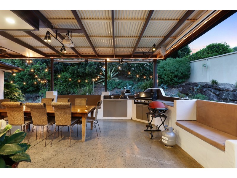 11 Petworth Court, Arundel QLD 4214