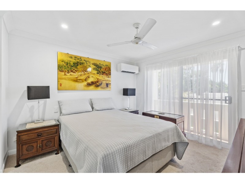 Unit 8 Northern/100 Cotlew Street East, Southport QLD 4215