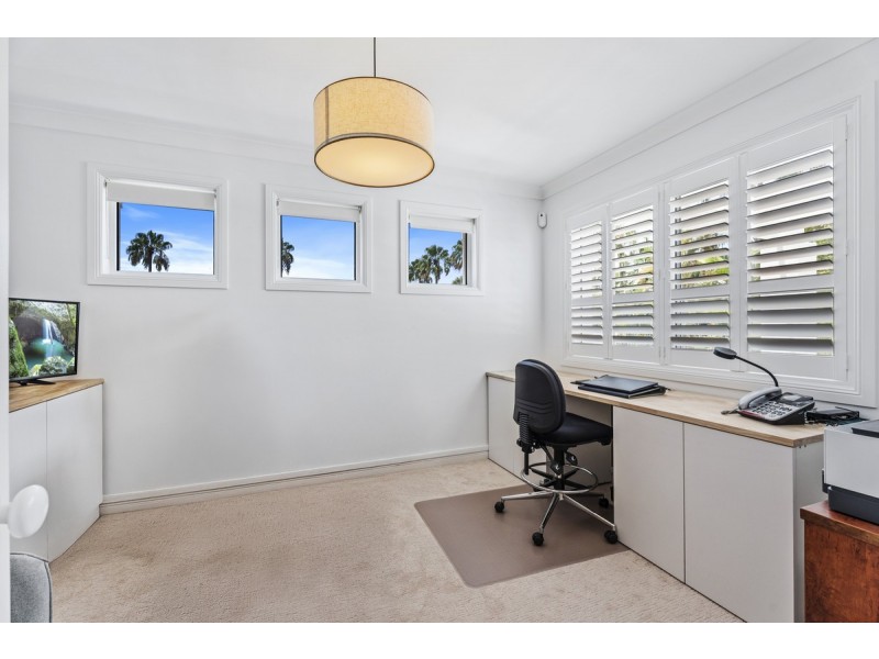 Unit 8 Northern/100 Cotlew Street East, Southport QLD 4215