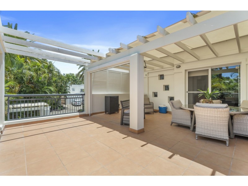 Unit 8 Northern/100 Cotlew Street East, Southport QLD 4215