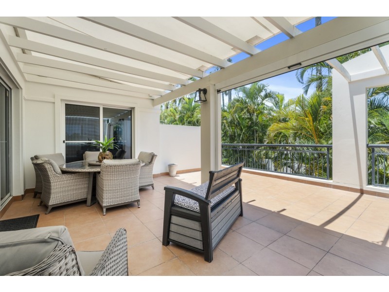 Unit 8 Northern/100 Cotlew Street East, Southport QLD 4215