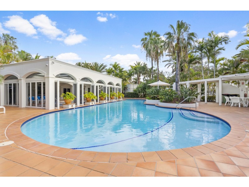 Unit 8 Northern/100 Cotlew Street East, Southport QLD 4215