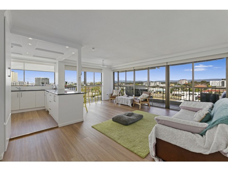 10c/10 Marine Parade, Southport QLD 4215