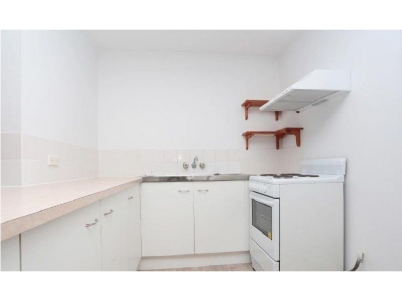 4/16 Norman Street, Southport QLD 4215