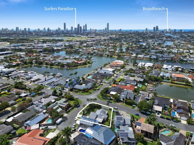 2 Adler Court, Benowa Waters QLD 4217