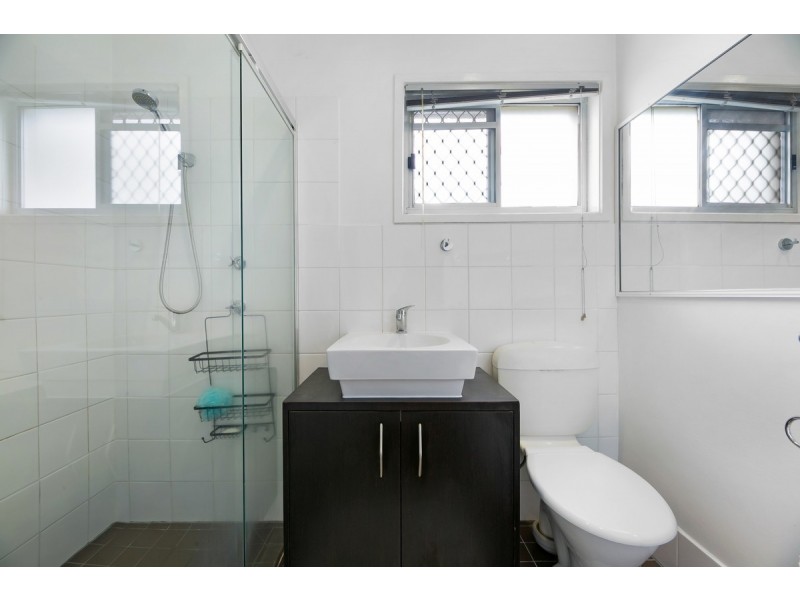 2 Adler Court, Benowa Waters QLD 4217