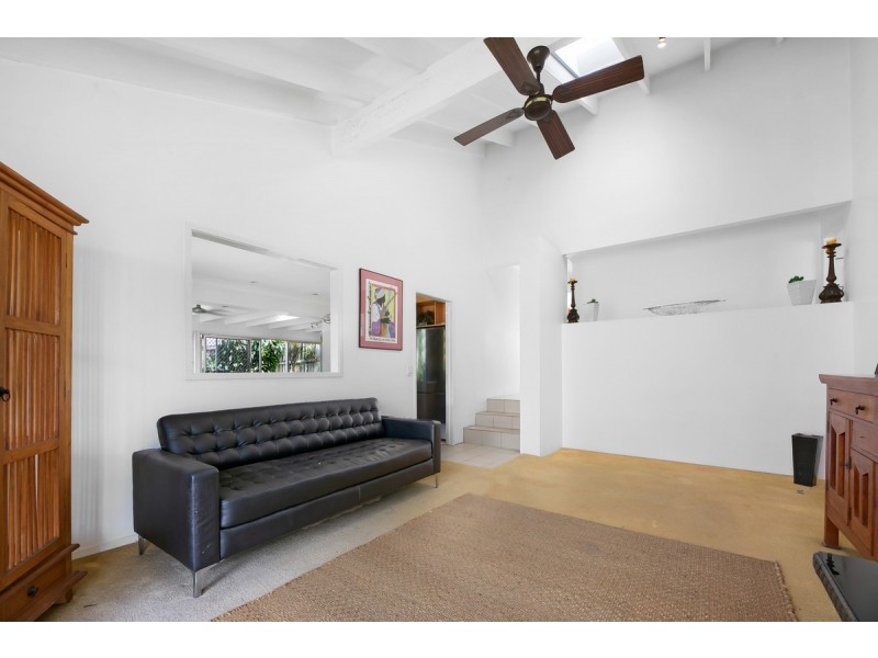 2 Adler Court, Benowa Waters QLD 4217