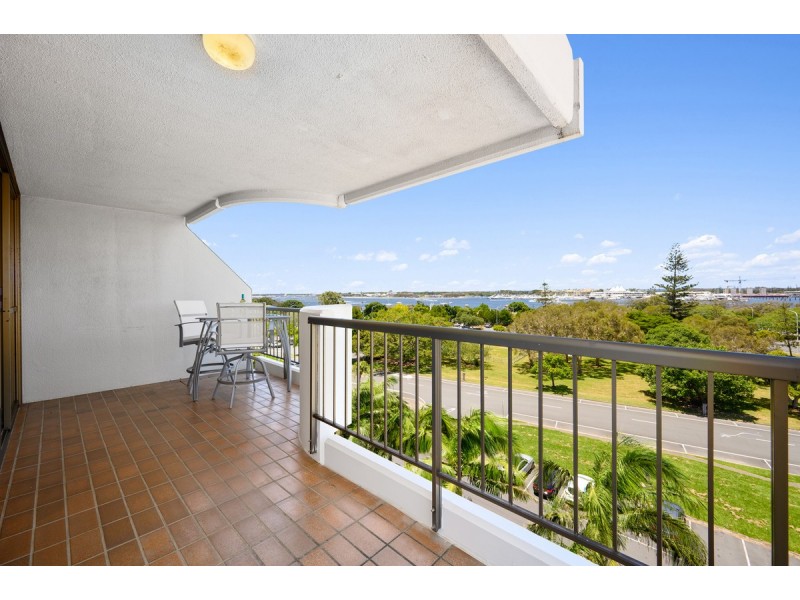 6E/10 Marine Parade, Southport QLD 4215