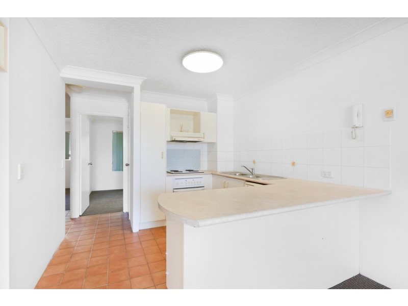 42/45 Pohlman Street, Southport QLD 4215