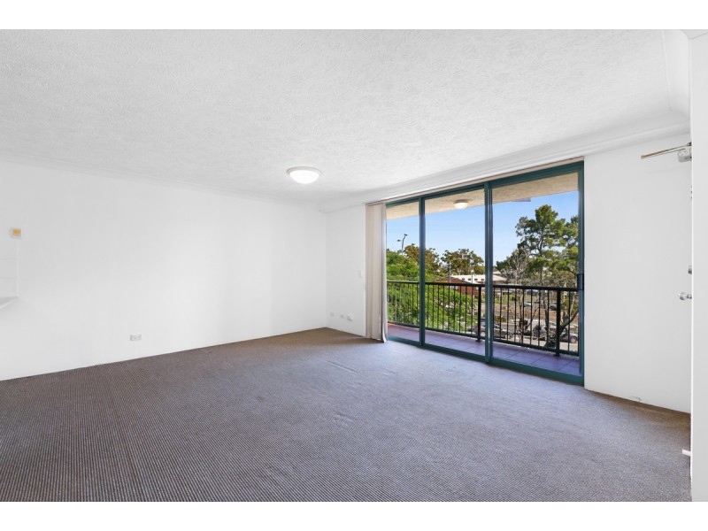 42/45 Pohlman Street, Southport QLD 4215