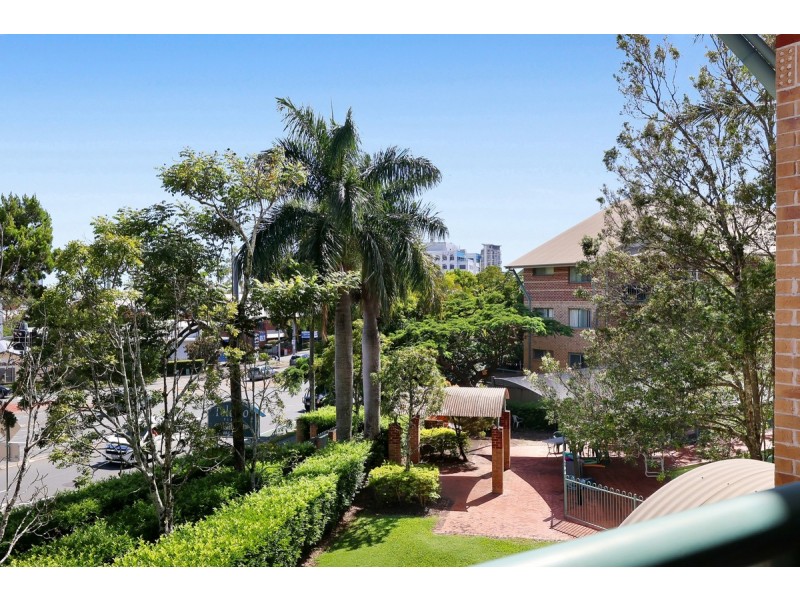 42/45 Pohlman Street, Southport QLD 4215