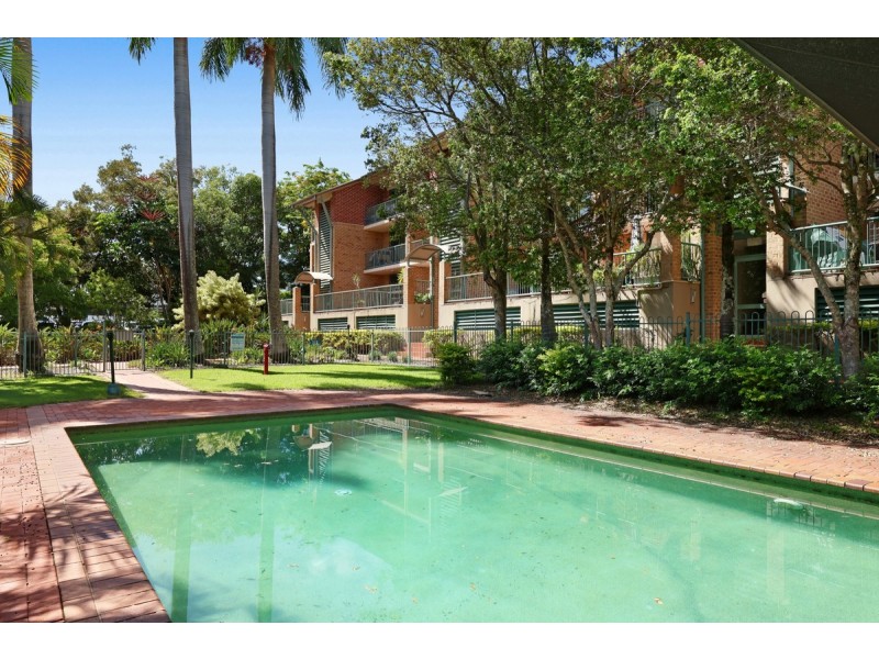 42/45 Pohlman Street, Southport QLD 4215