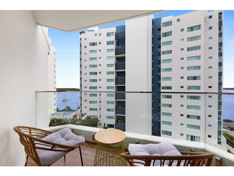 804/41 Labrador Street, Labrador QLD 4215