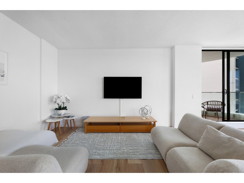 804/41 Labrador Street, Labrador QLD 4215