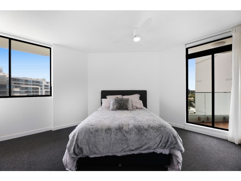 804/41 Labrador Street, Labrador QLD 4215